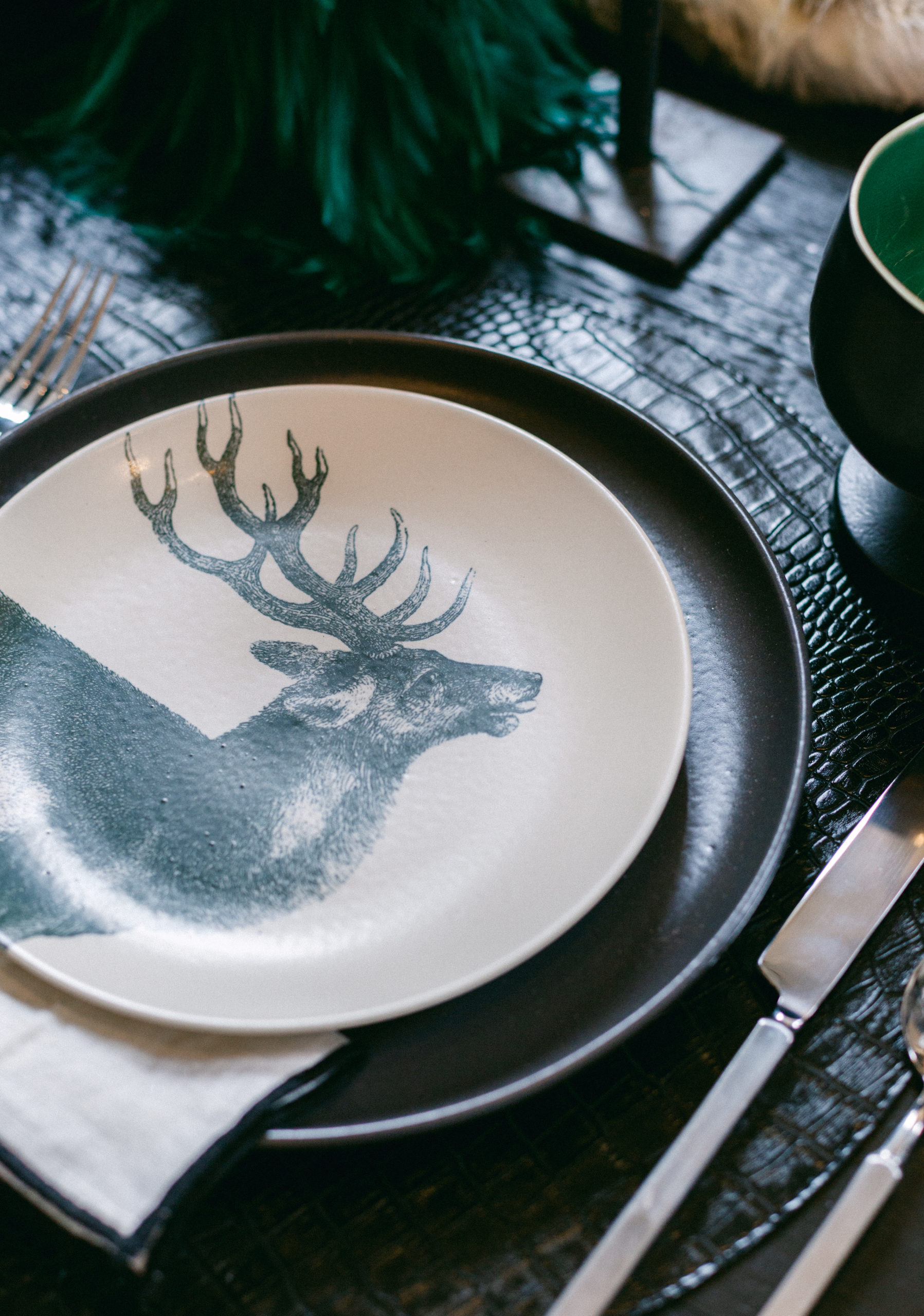 Three Ways To Elevate Your Holiday Tablescape 3749